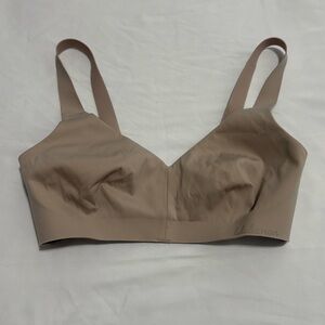 Women’s Lululemon Hold True Bra in Soft Sand Size 32 D